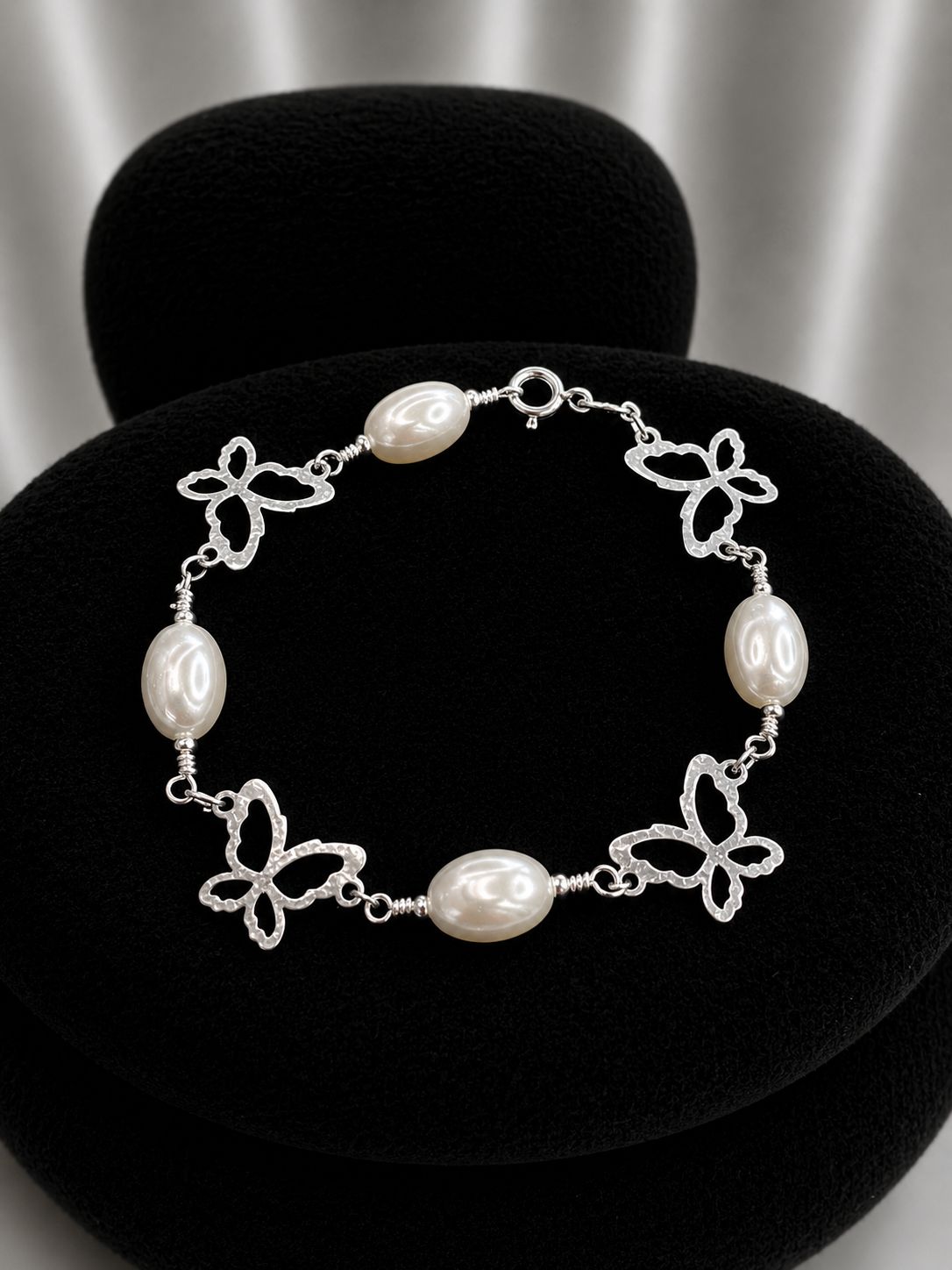 Pulsera mariposa con perla