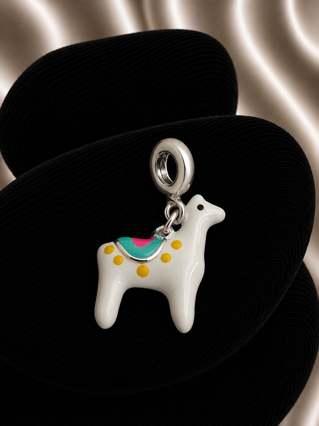 Charm exclusivo llama
