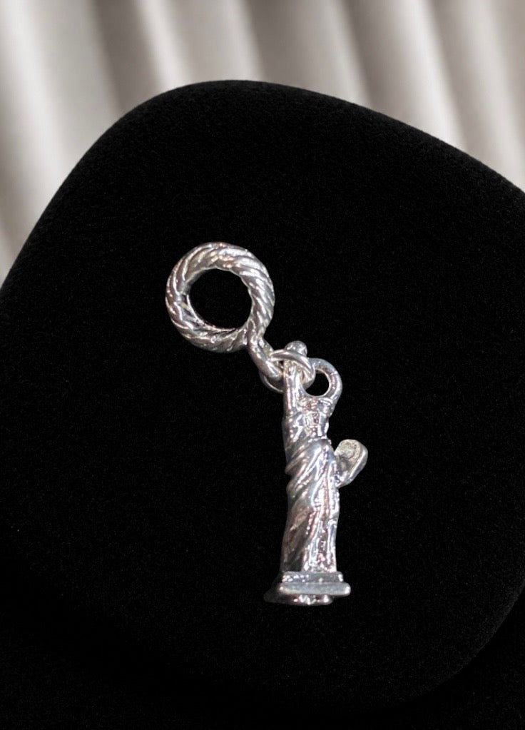 Charm exclusivo estatua de la libertad