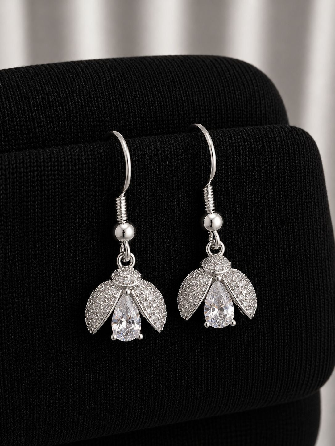 Aros colgante chinita con circones
