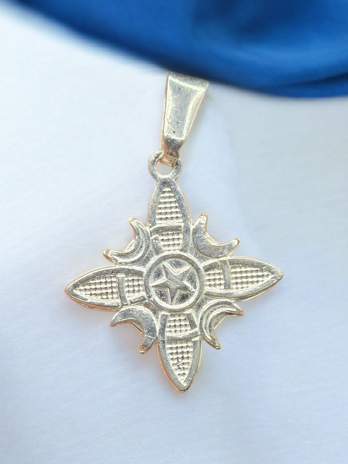 Medalla nudo de bruja