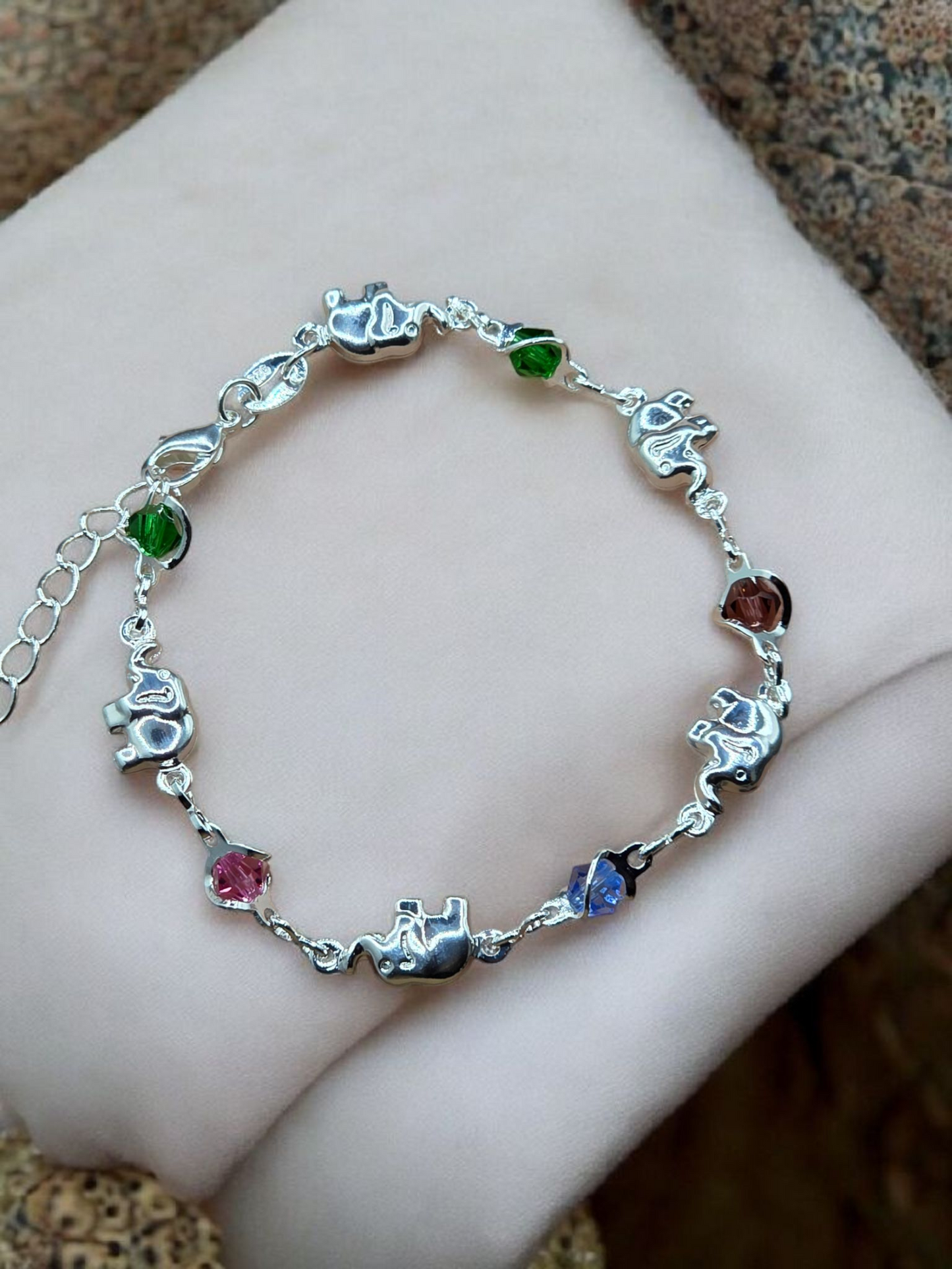 Pulsera elefantes y piedras de colores