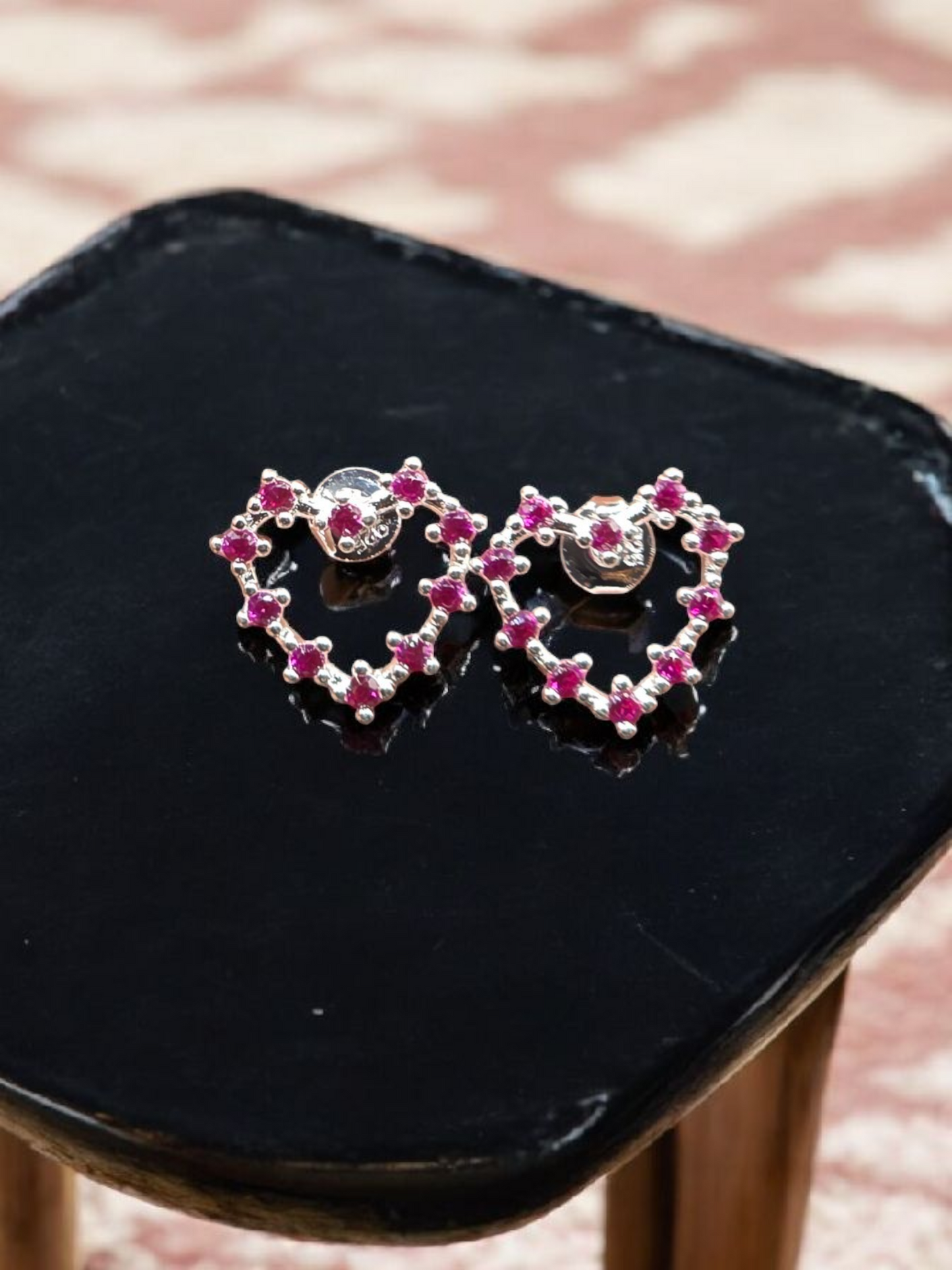 Aro corazón circones rojos