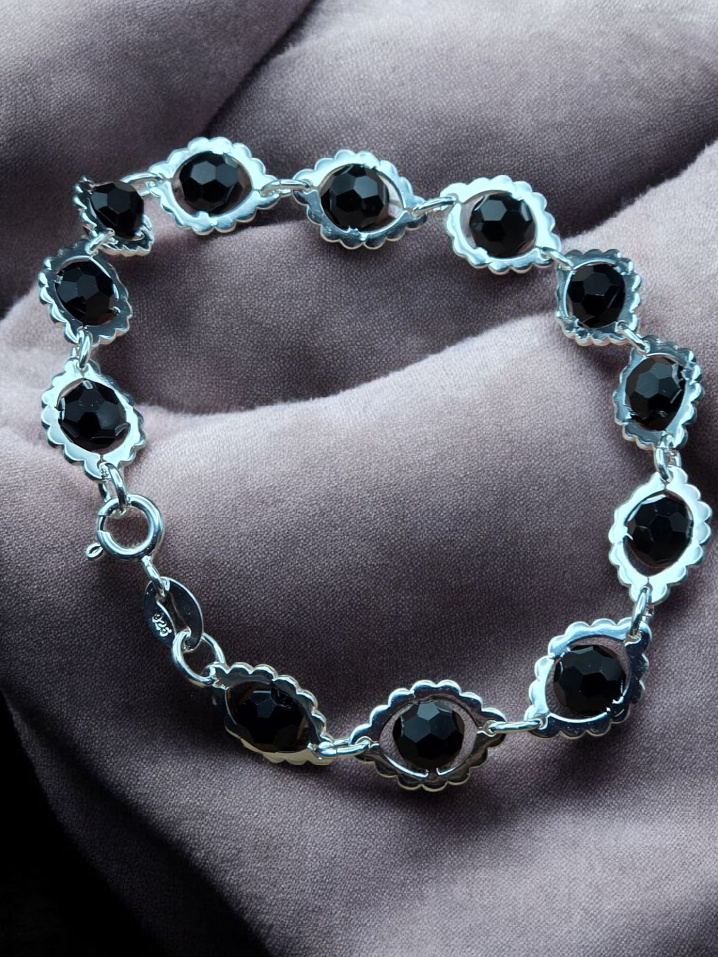 Pulsera piedras negras