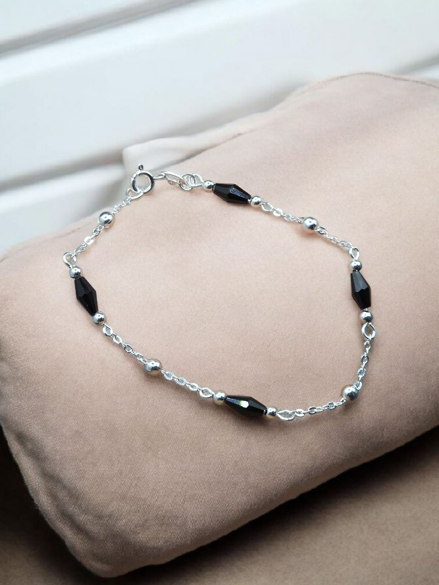 Pulsera piedras negras