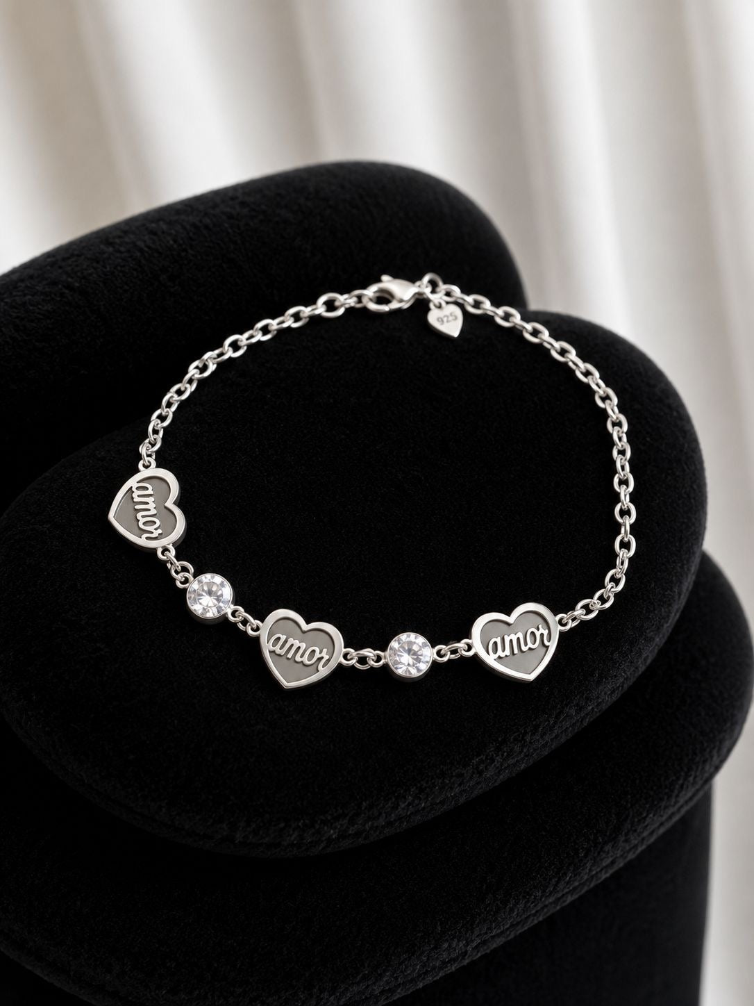 Pulsera corazones con circones y amor