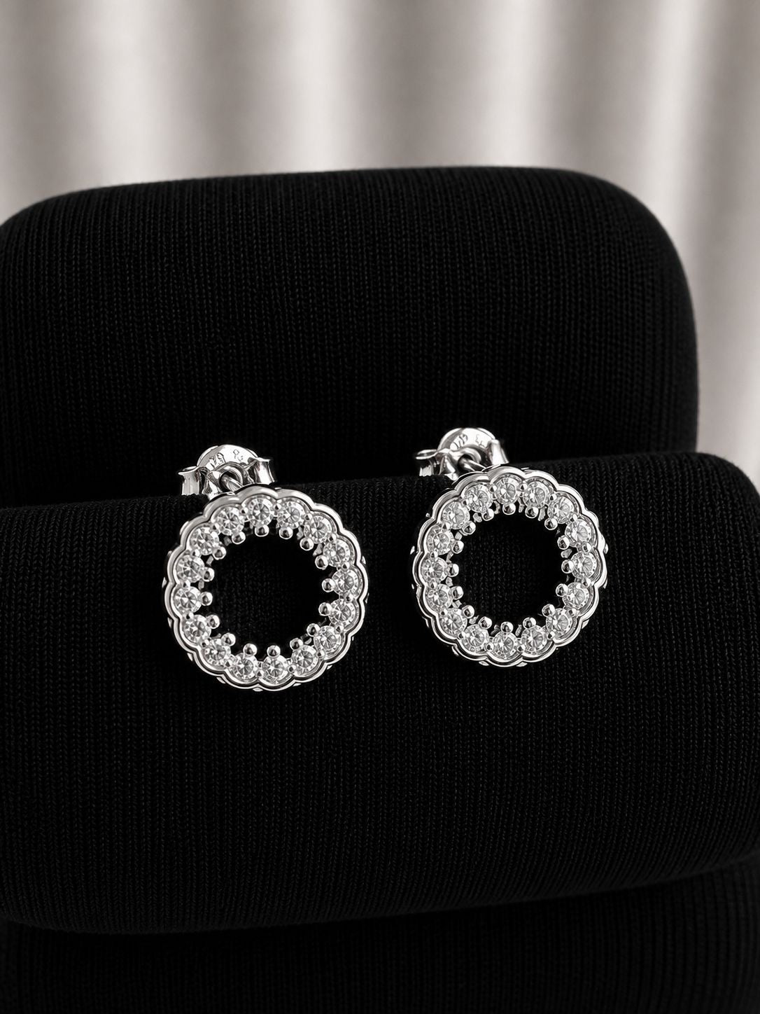 Aros circular con circones espinados