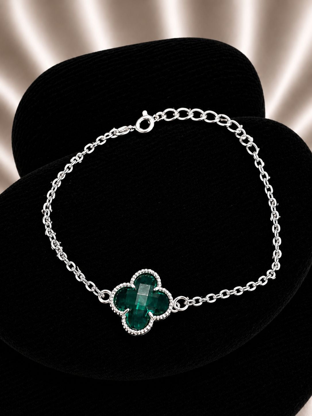Pulsera vancleef cristal verde oscuro