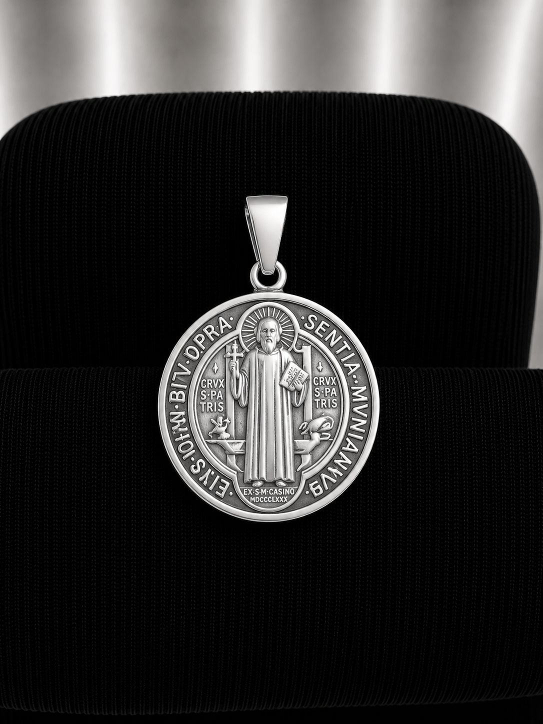Medalla san benito grande