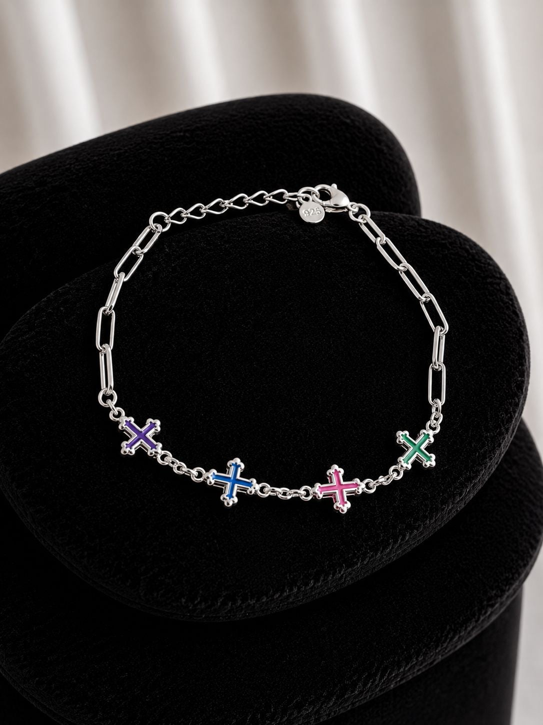 Pulsera triple cruz multicolor