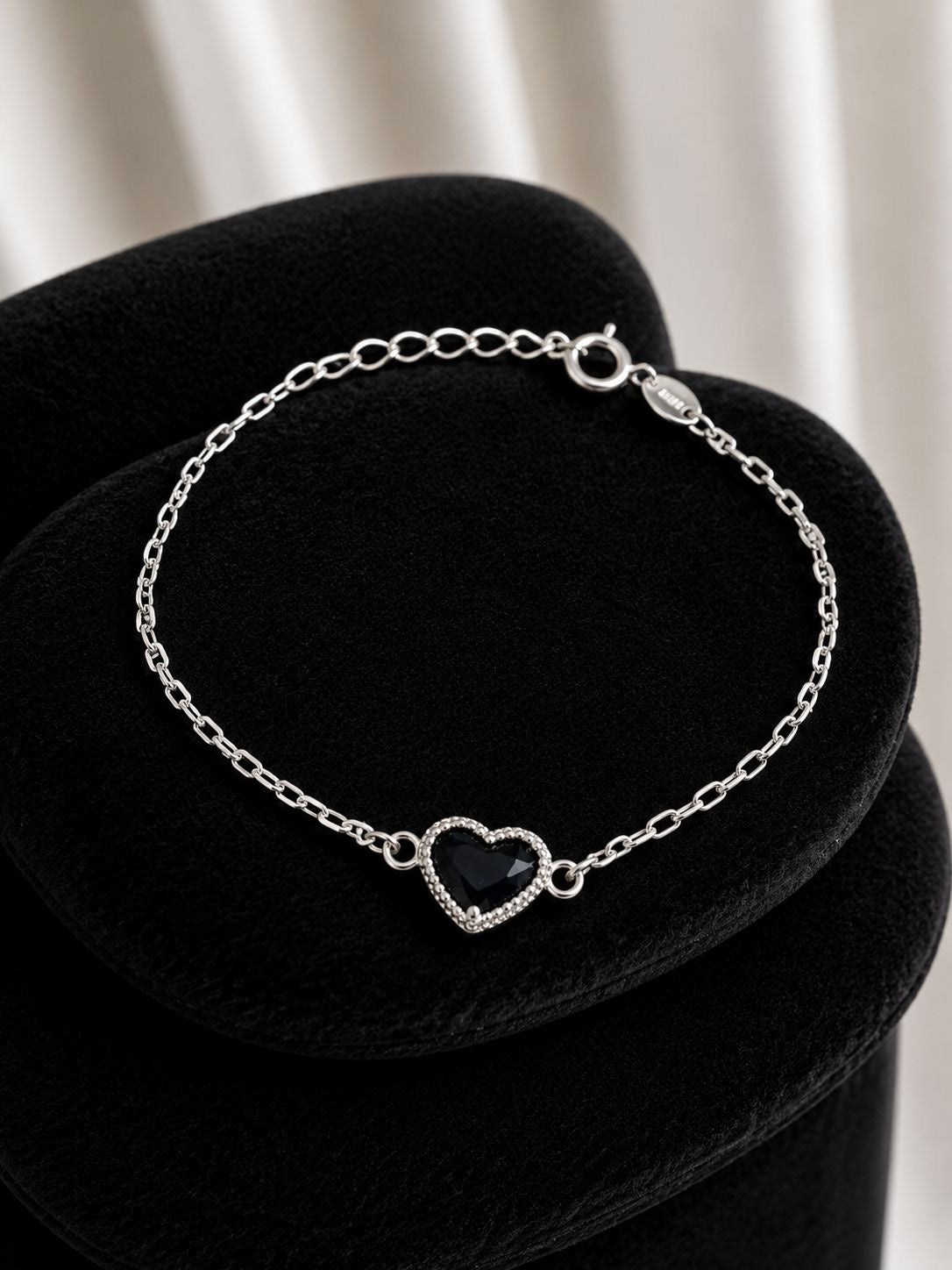 Pulsera corazón cristal negro