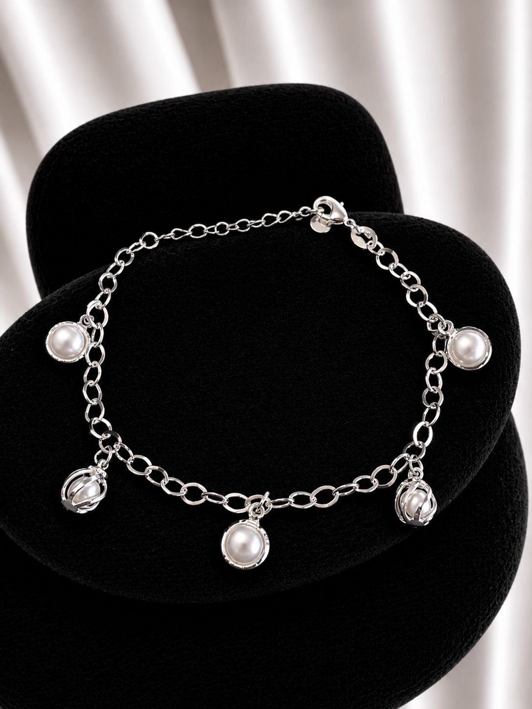 Pulsera con perlas de pelotita
