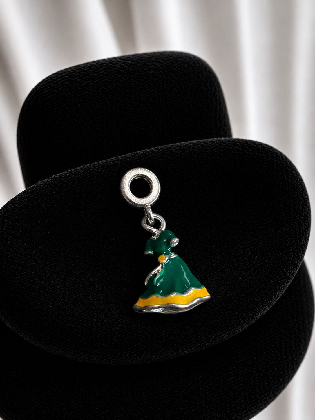 Charm exclusivo vestido verde oscuro