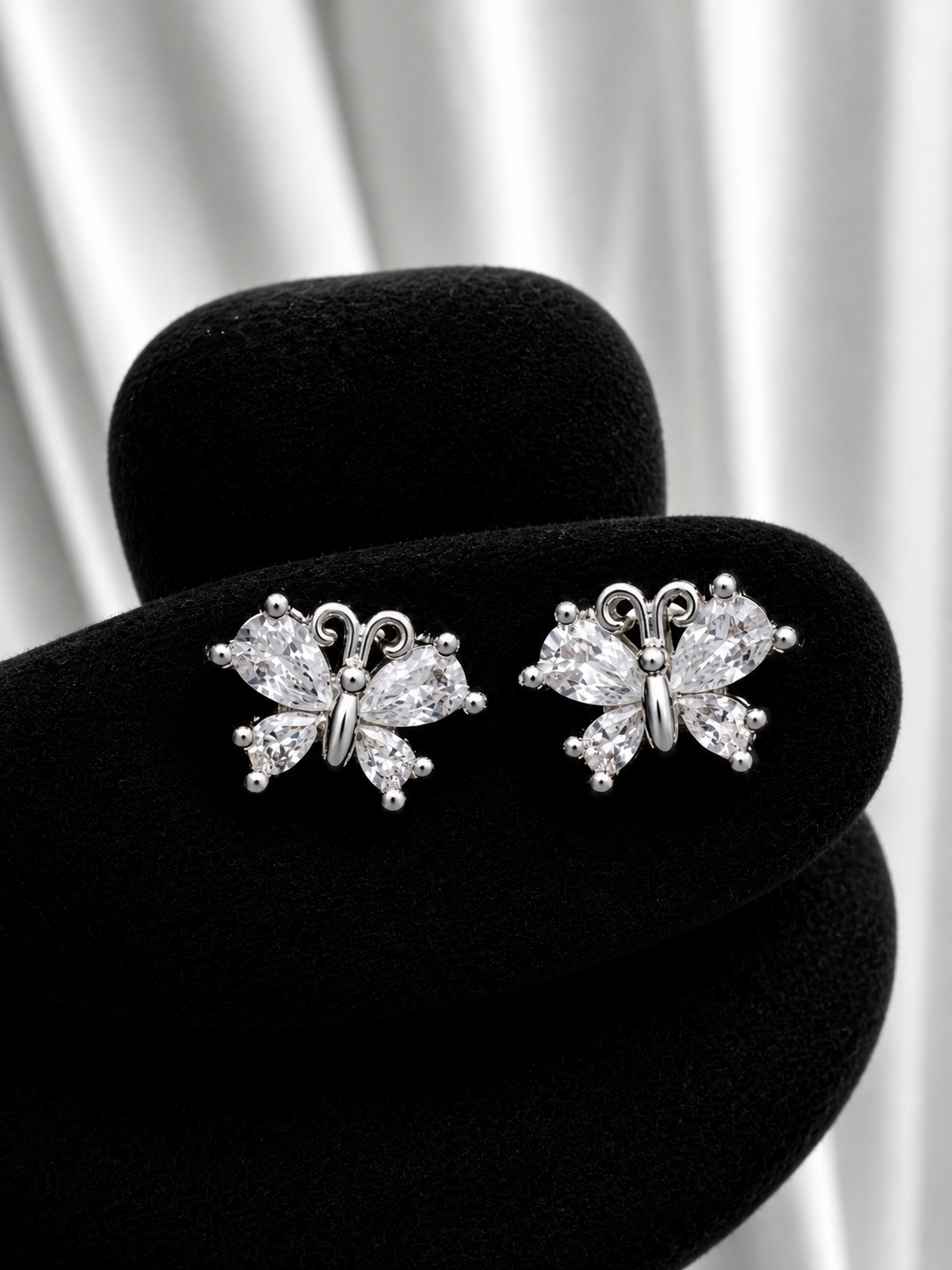 Aros Mariposa con Zircones