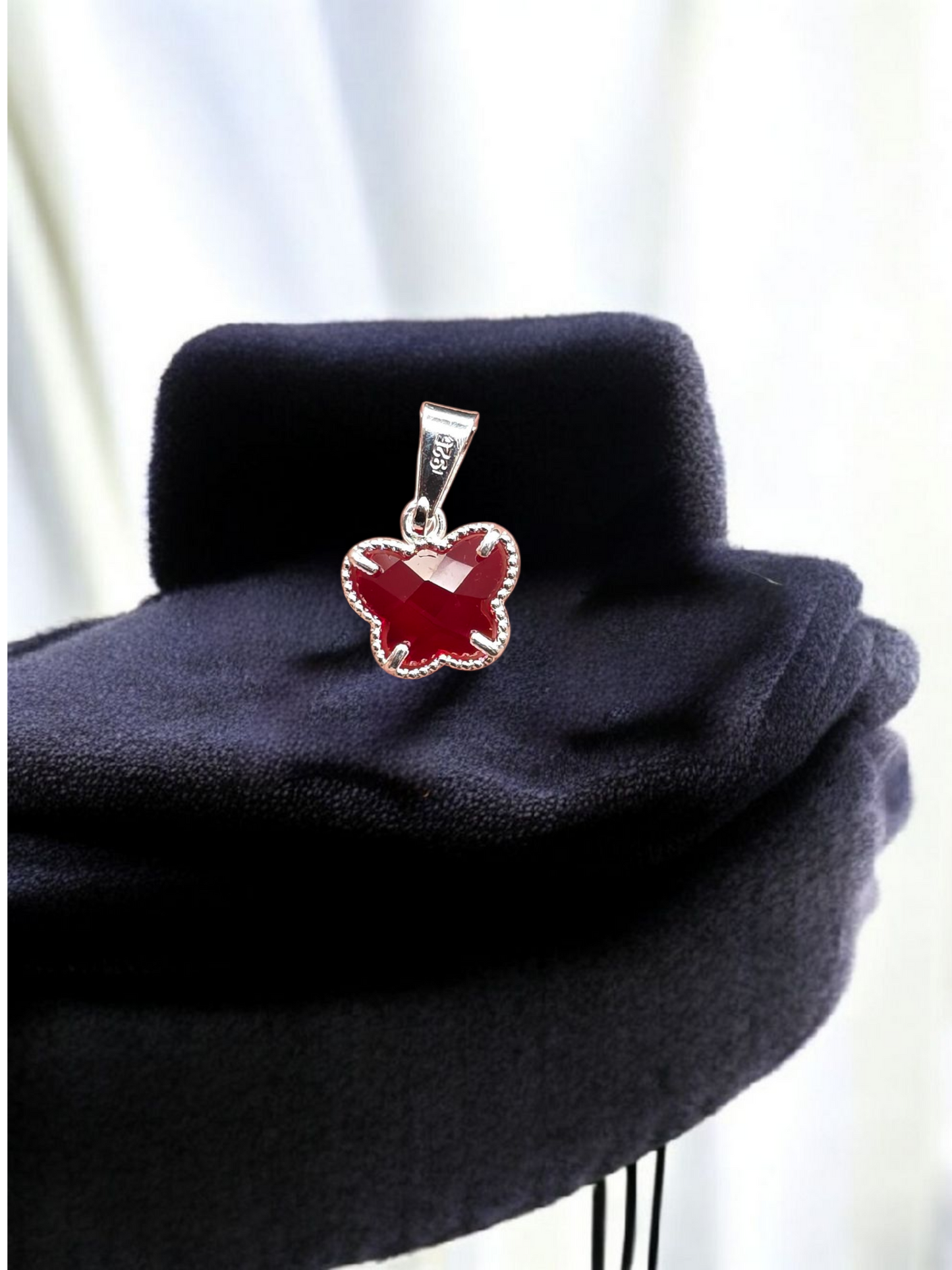 Colgante mariposa roja