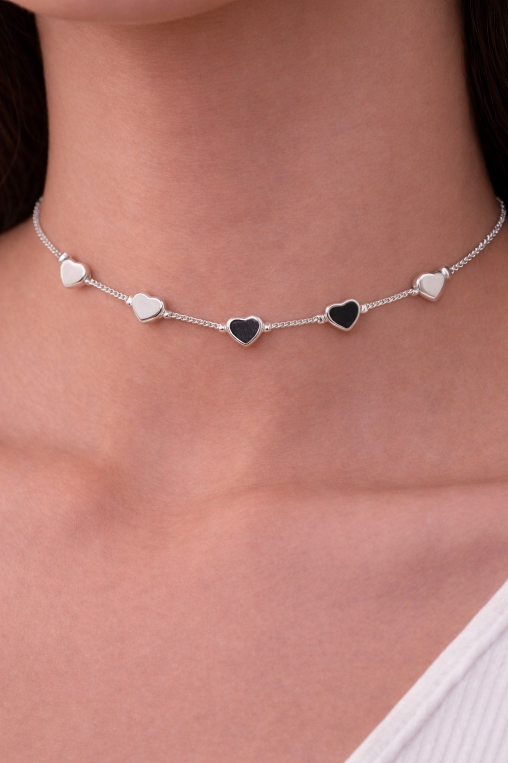 Cadena choker corazones