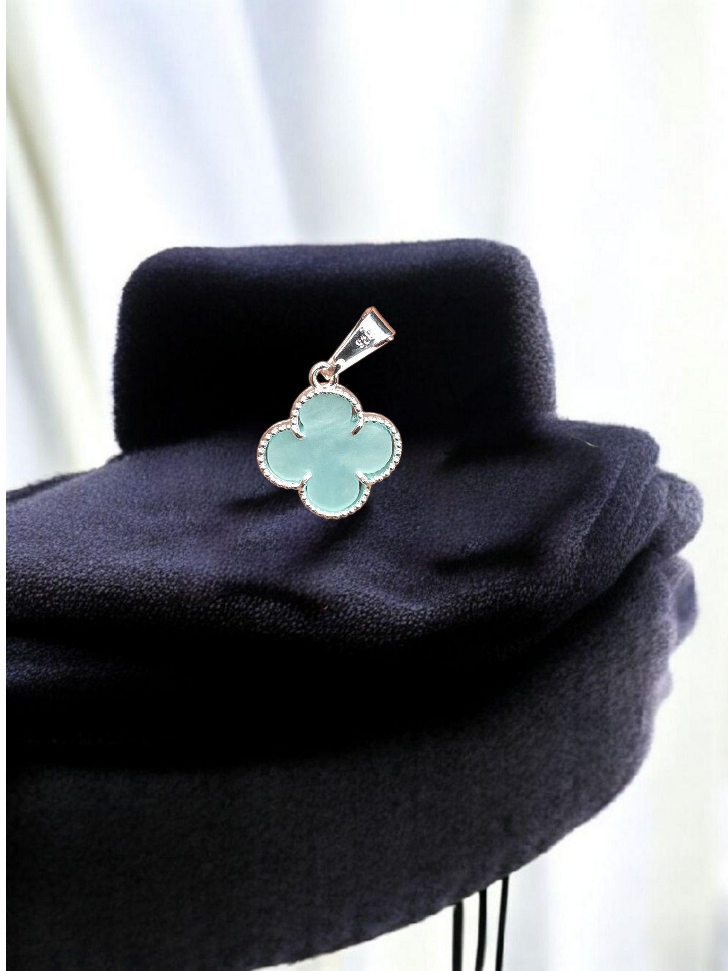 Colgante van cleef celeste