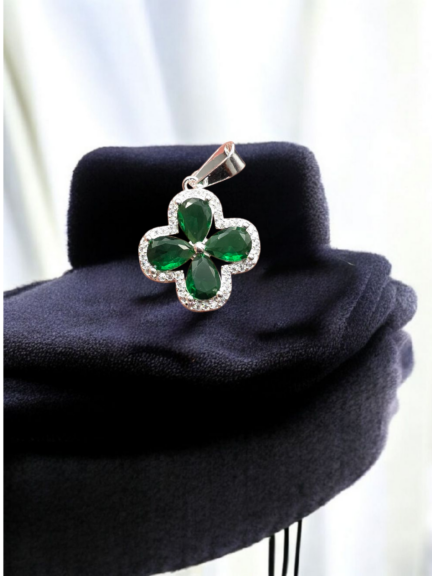Colgante van cleef verde