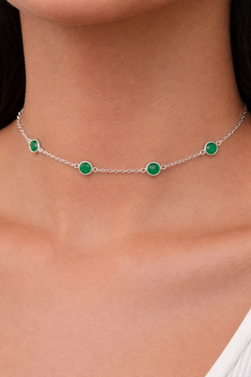Cadena choker puntos verdes