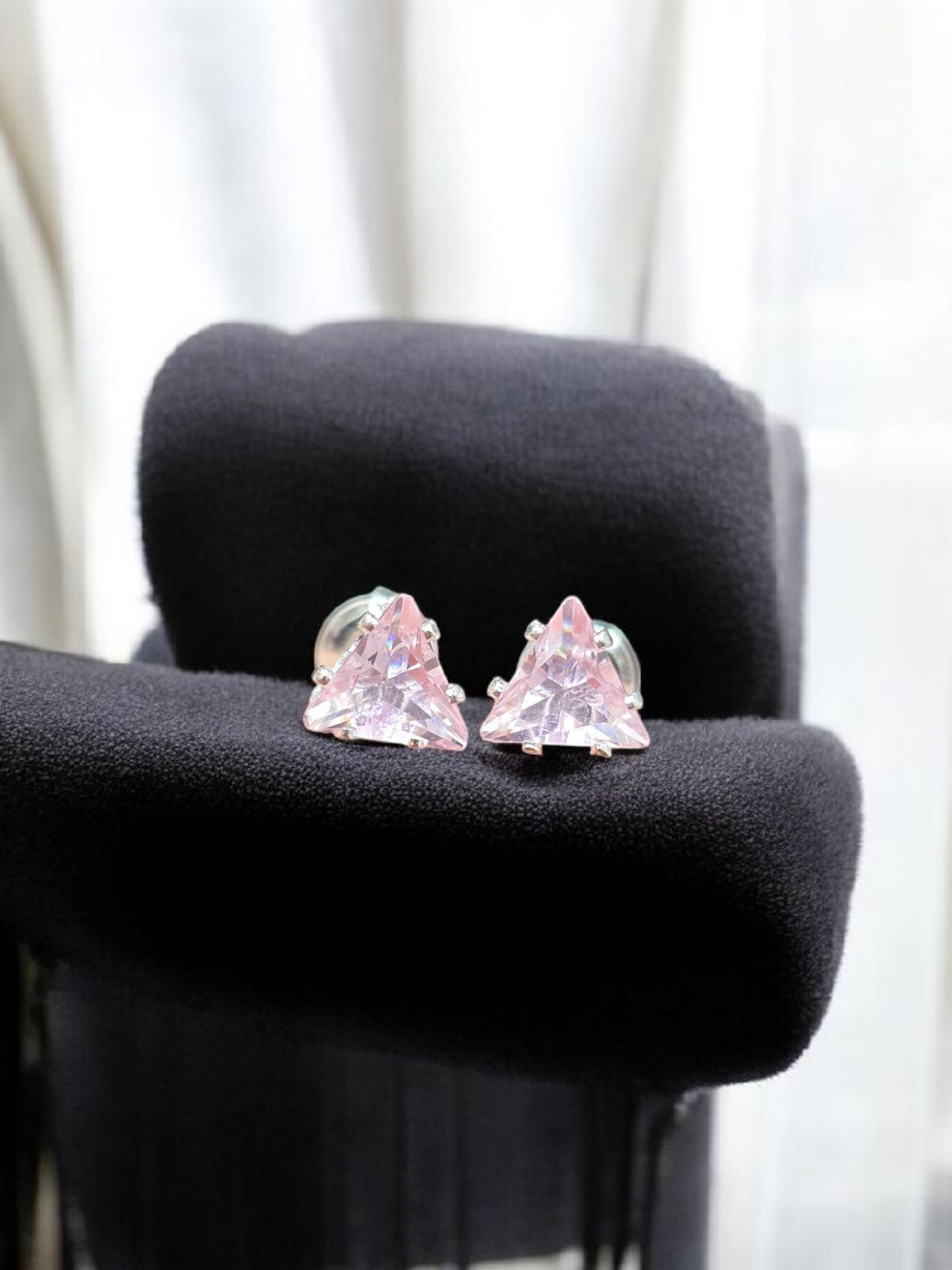 Aros circon triangular rosado